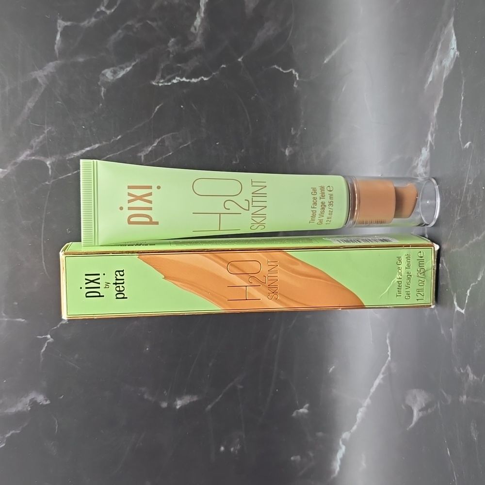 Pixi H2O SkinTint gel moisturizer fountain flawless no makeup look in warm**